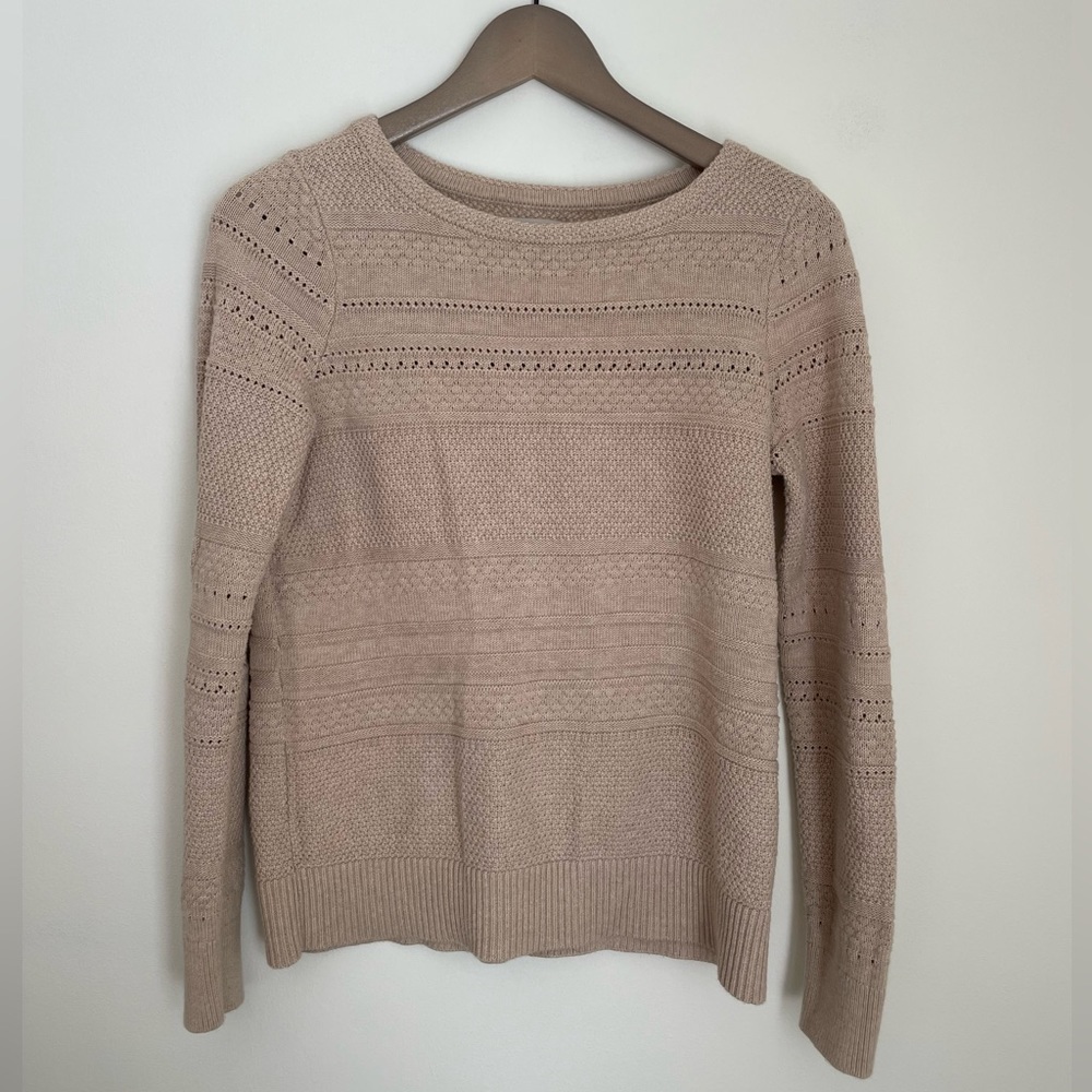 Ann Taylor LOFT knitted sweater, size S.